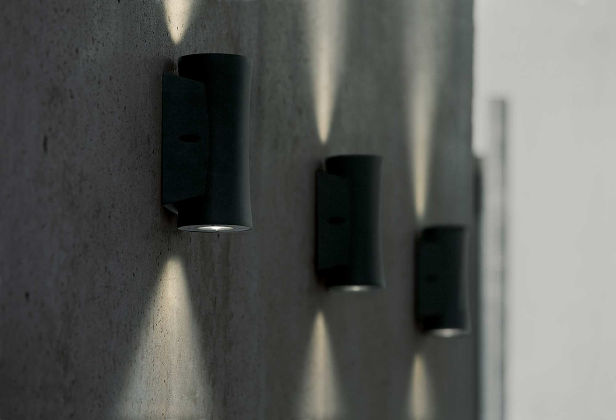 Learn the importance of choosing the right wet location fixtures for your outdoor projects. Read on to explore innovative solutions from our manufacturers.